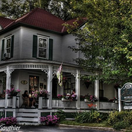 Ici Et Maintenant Bed & Breakfast Magog Exterior foto