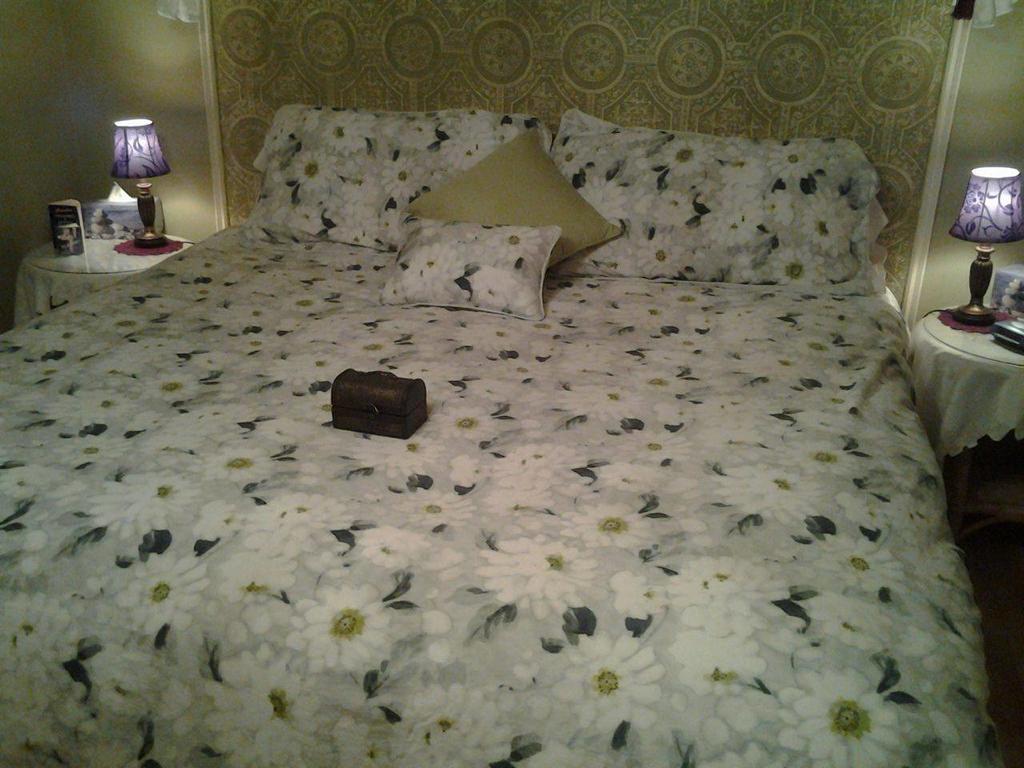 Ici Et Maintenant Bed & Breakfast Magog Exterior foto