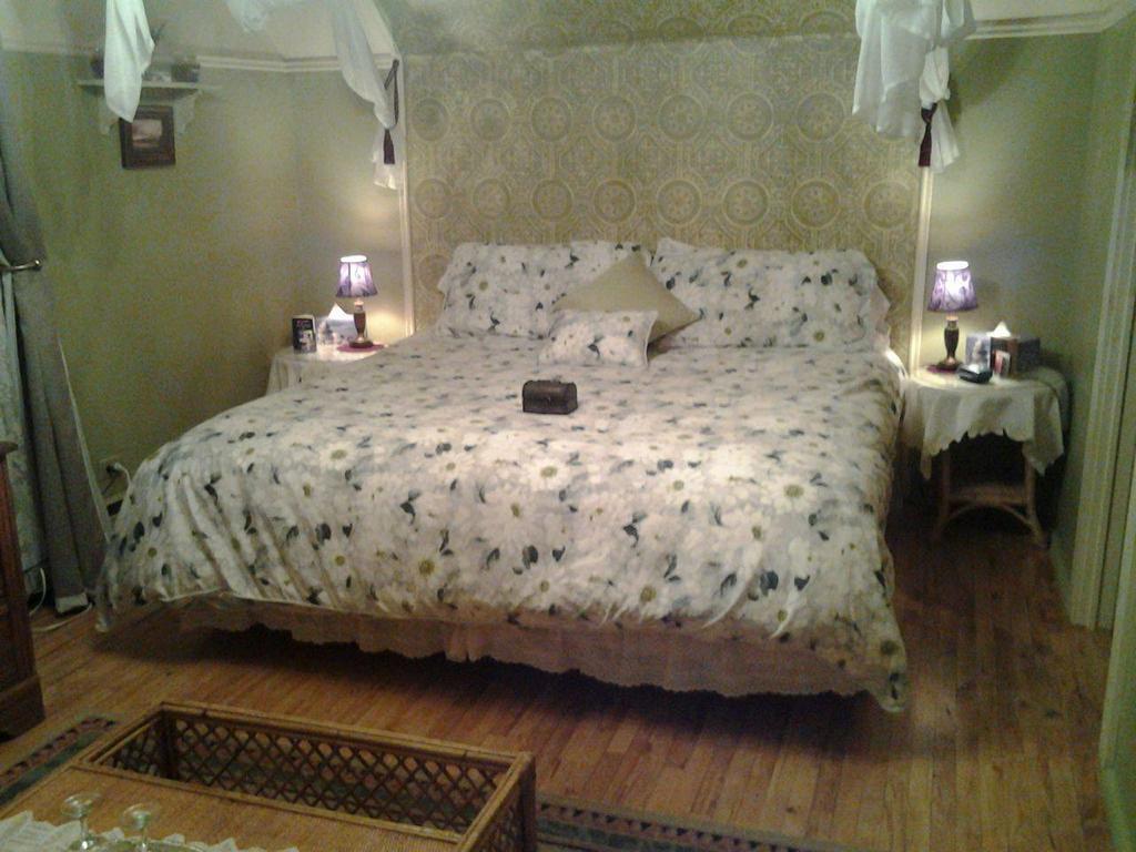 Ici Et Maintenant Bed & Breakfast Magog Exterior foto