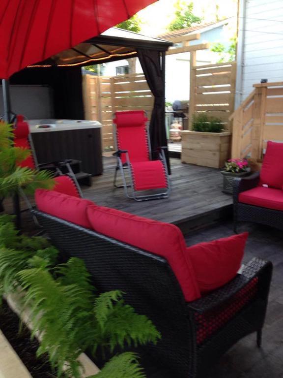 Ici Et Maintenant Bed & Breakfast Magog Exterior foto