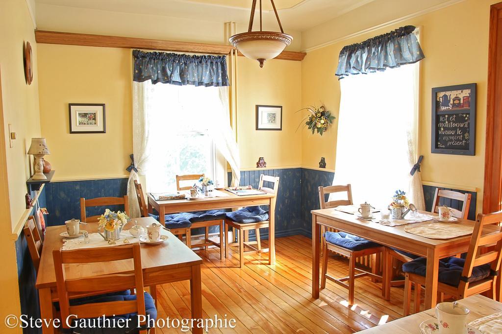 Ici Et Maintenant Bed & Breakfast Magog Exterior foto