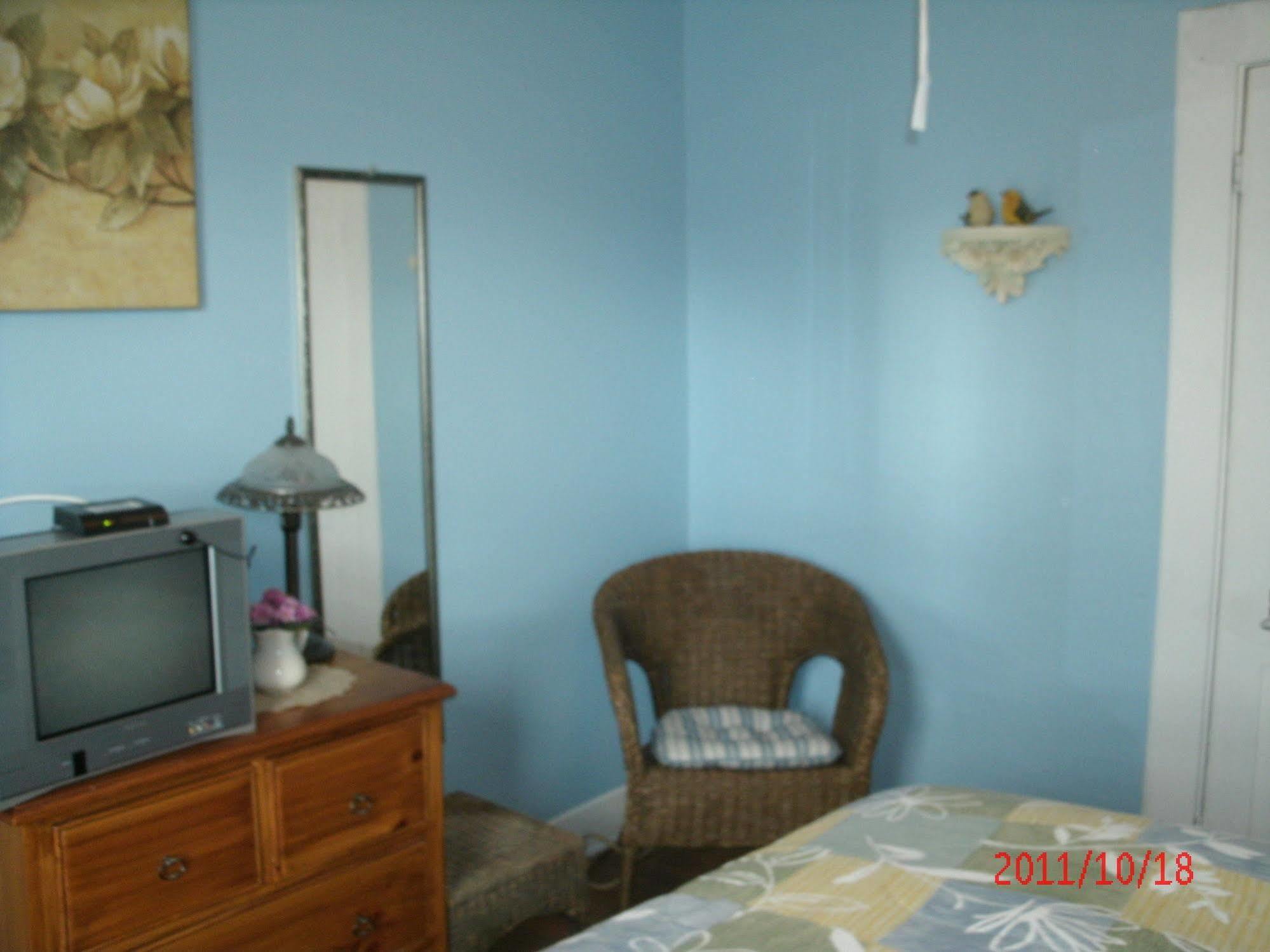 Ici Et Maintenant Bed & Breakfast Magog Exterior foto