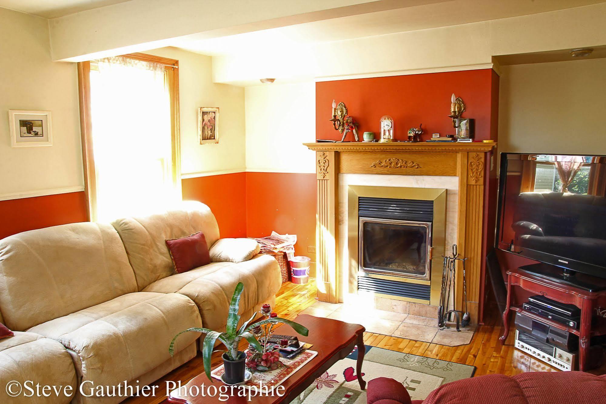 Ici Et Maintenant Bed & Breakfast Magog Exterior foto