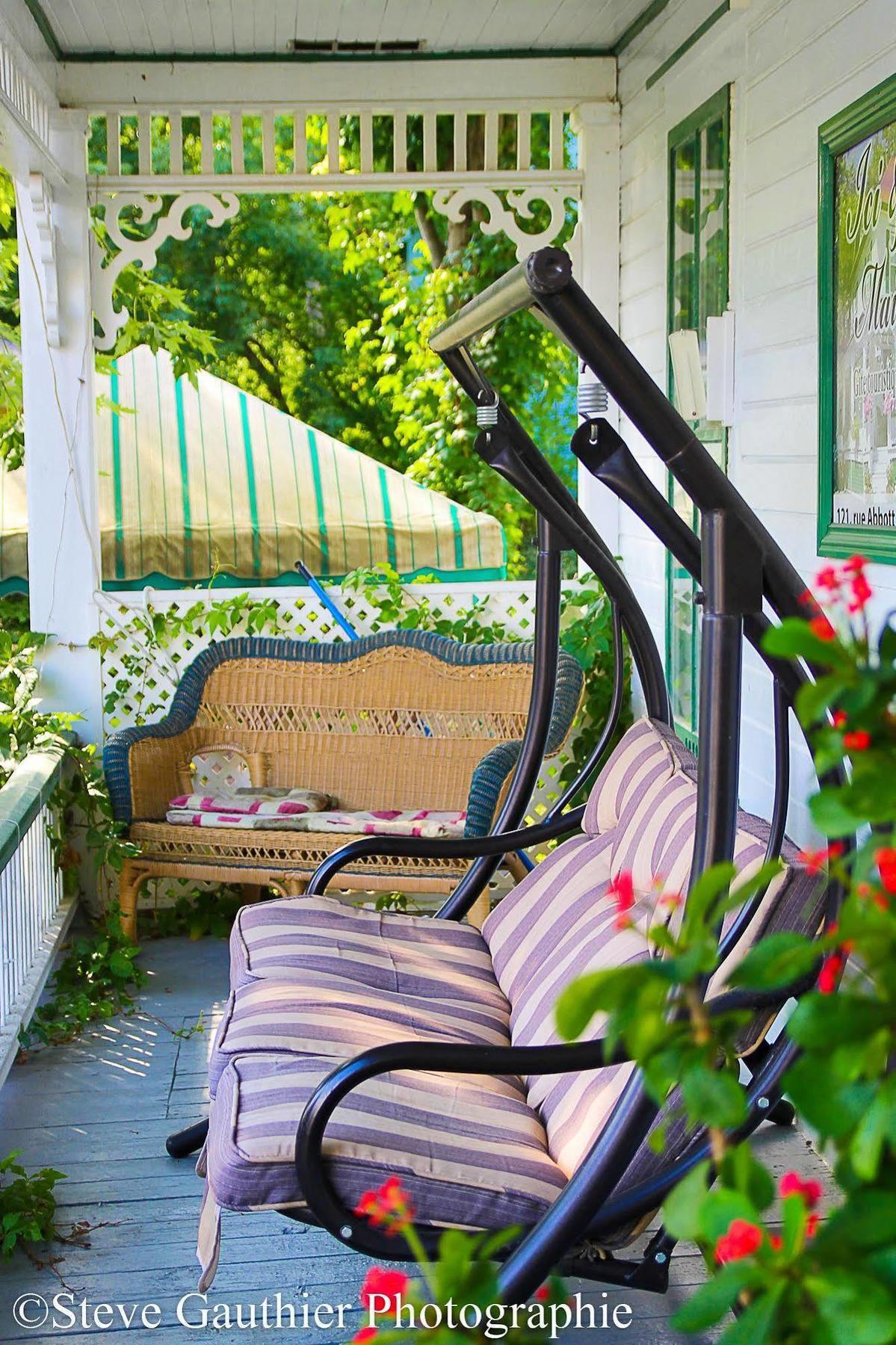 Ici Et Maintenant Bed & Breakfast Magog Exterior foto